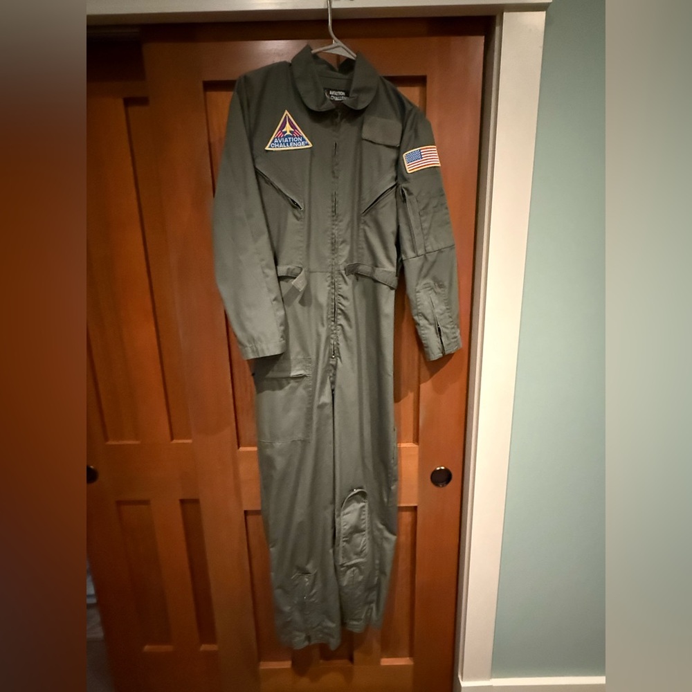 NASA aviation challenge. Flight-Style Green Coverall Jumpsuit  adult small